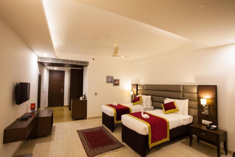 Velvet Clarks Exotica Hotell Zirakpur Exteriör bild